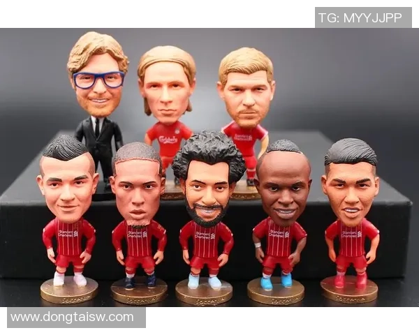 足球球星卡通手办大集结 趣味十足的迷你球场明星人物收藏体验